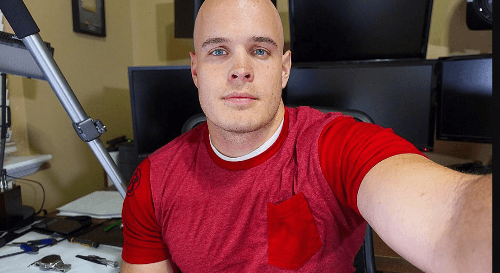 JerryRigEverything Net Worth